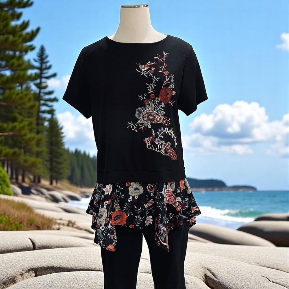 W5‎ Black Embroidered Floral Layered Hem Blouse Medium Boho Cottagecore Top